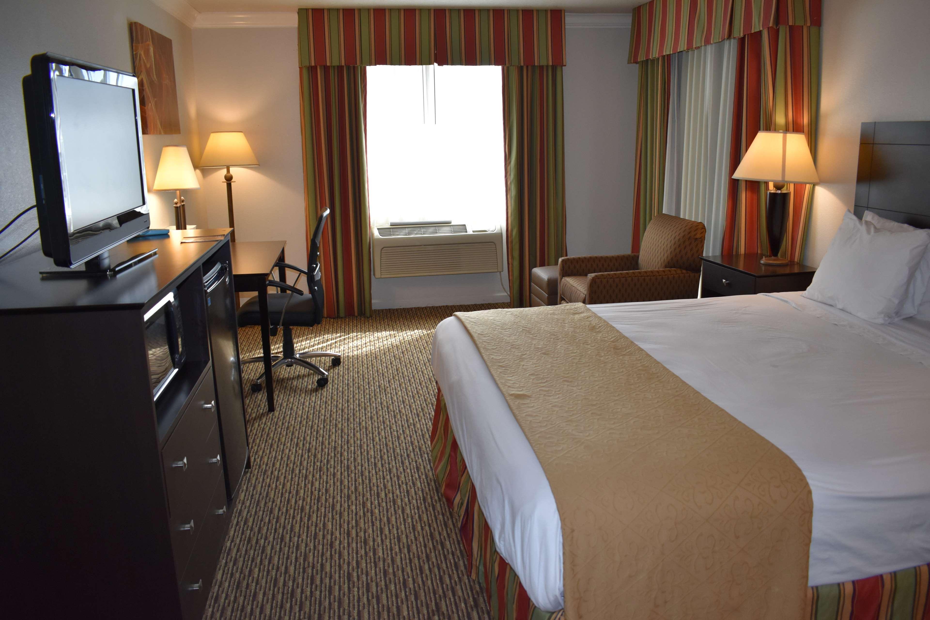 Best Western Colonial Inn Selma Экстерьер фото