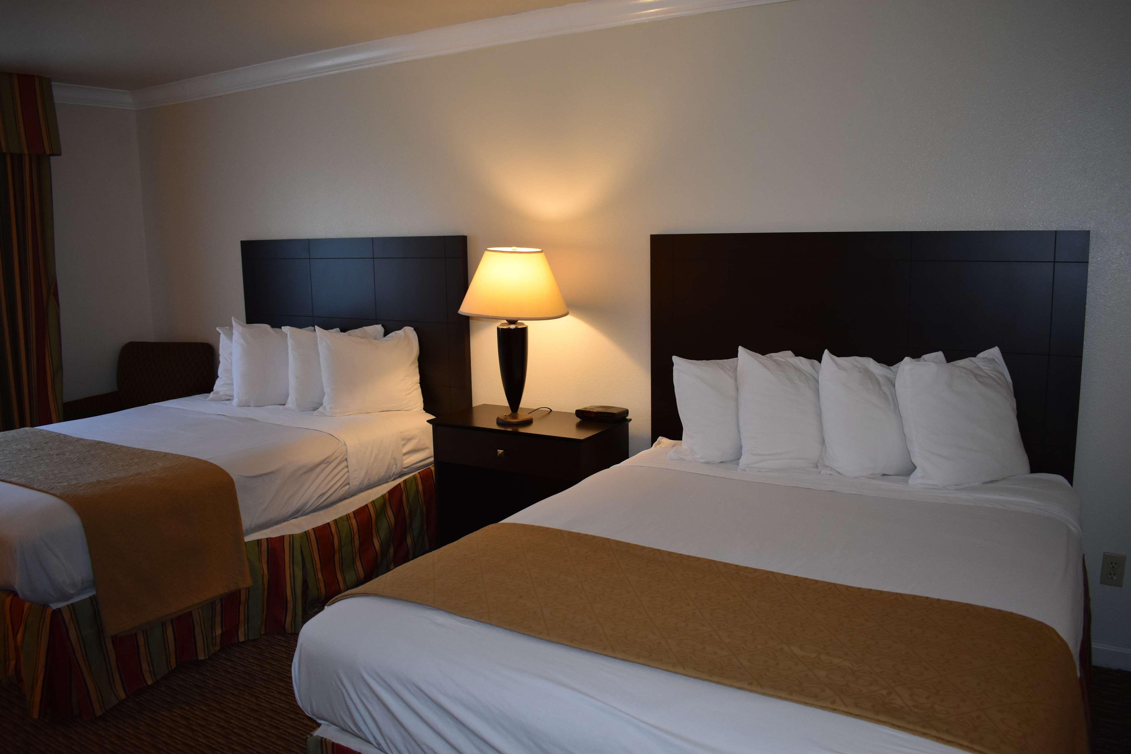 Best Western Colonial Inn Selma Экстерьер фото