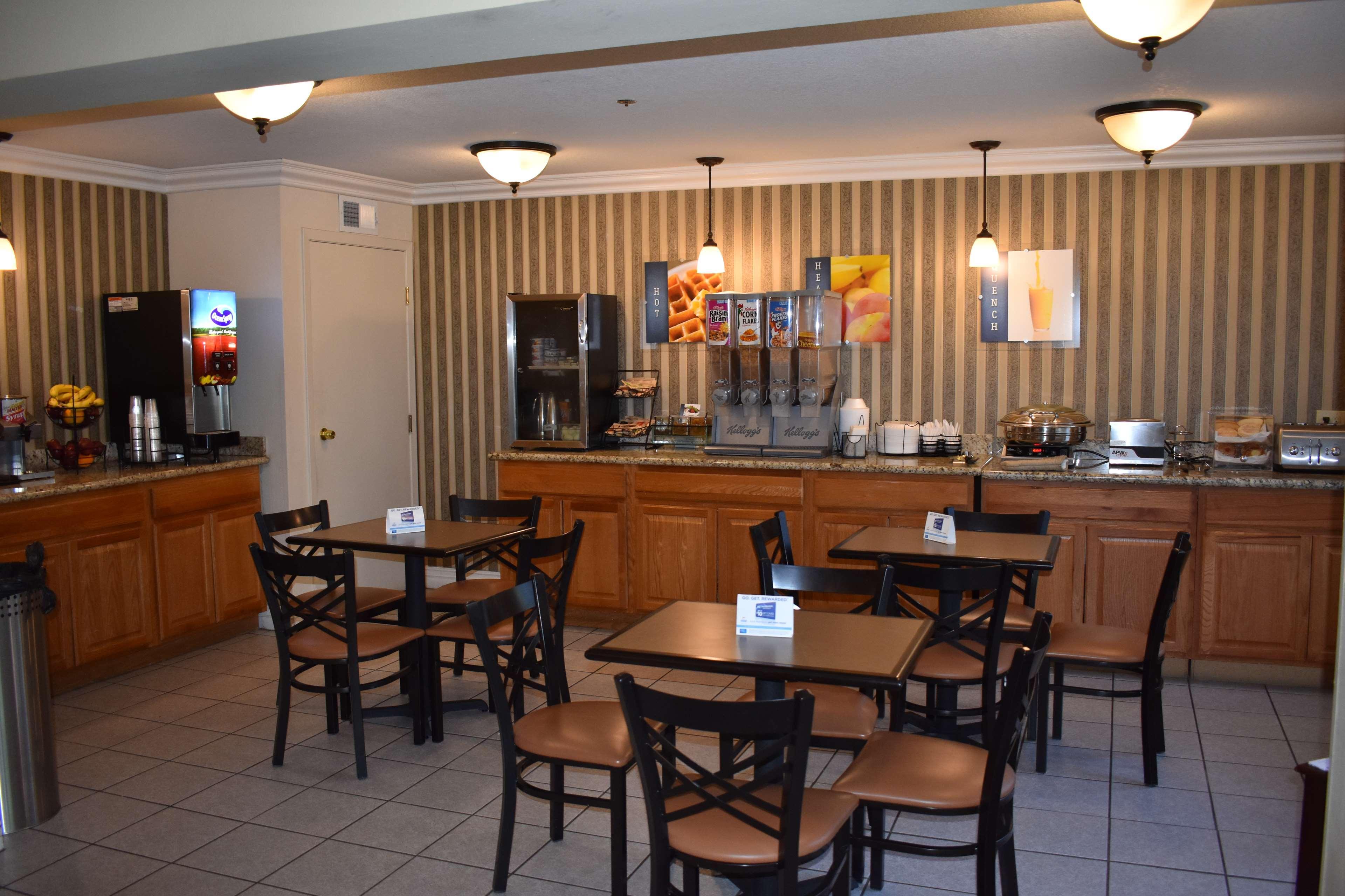 Best Western Colonial Inn Selma Экстерьер фото
